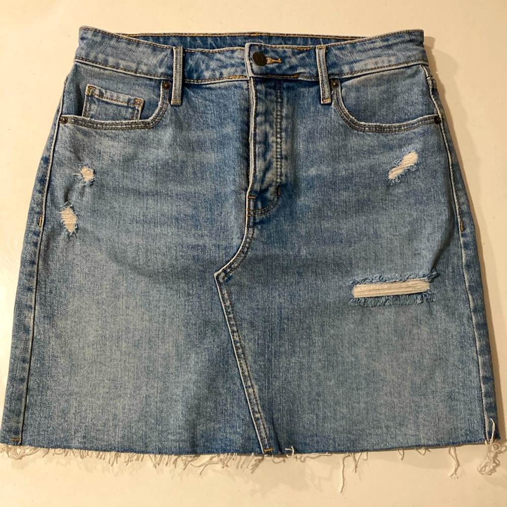 Old Navy High Waisted Cut-off Jeans Distressed Light Wash Size 6 - Picture 2 of 5